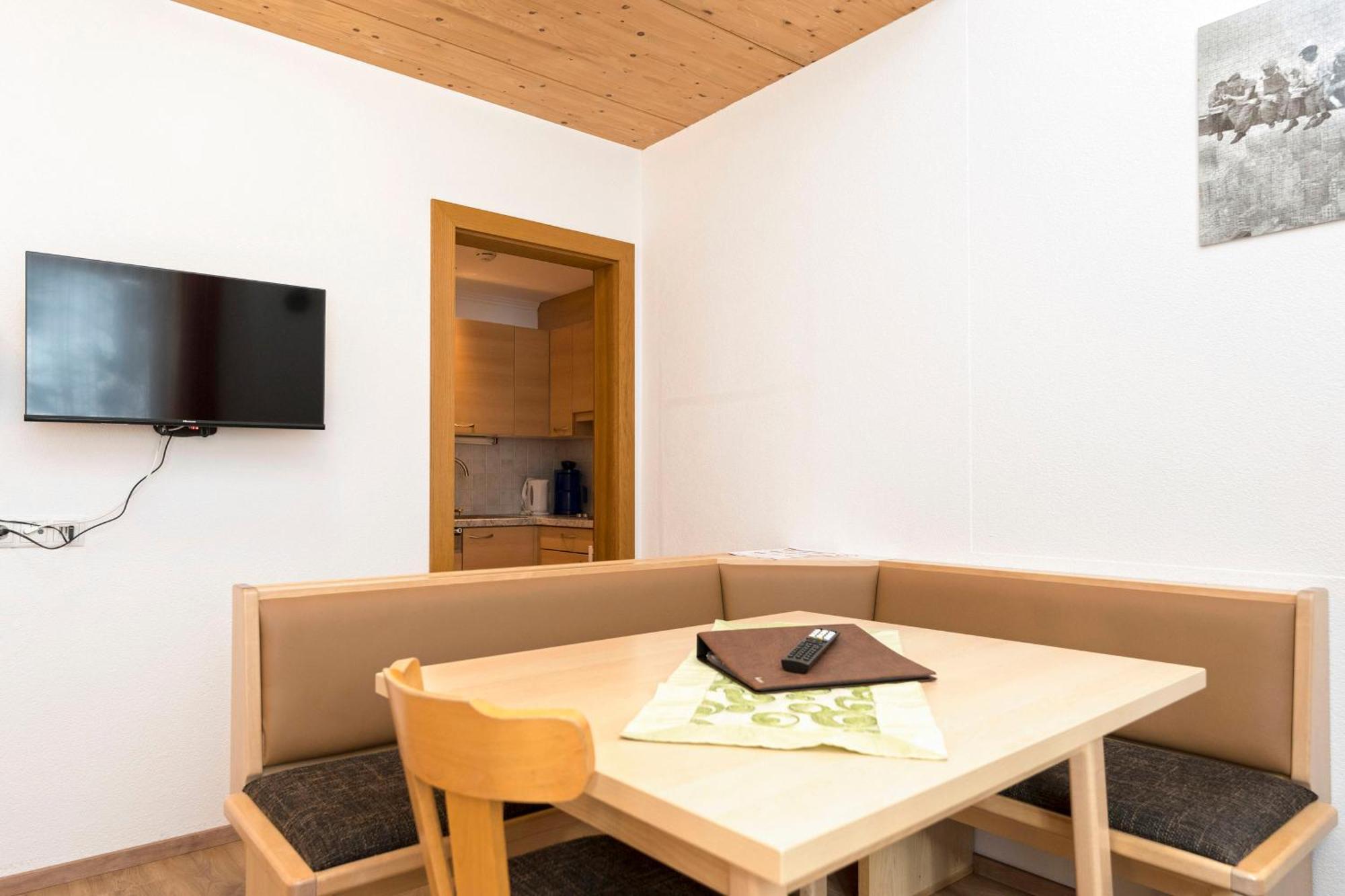 Hotel Garni Siegele - Inklusive Silvretta-Card Premium 이스크글 외부 사진