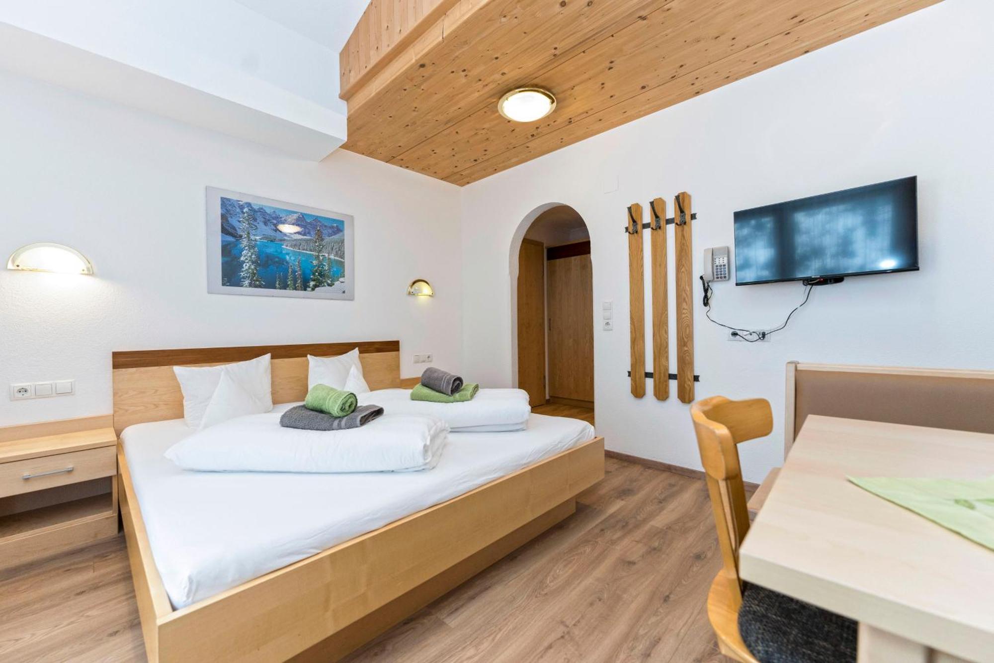 Hotel Garni Siegele - Inklusive Silvretta-Card Premium 이스크글 외부 사진