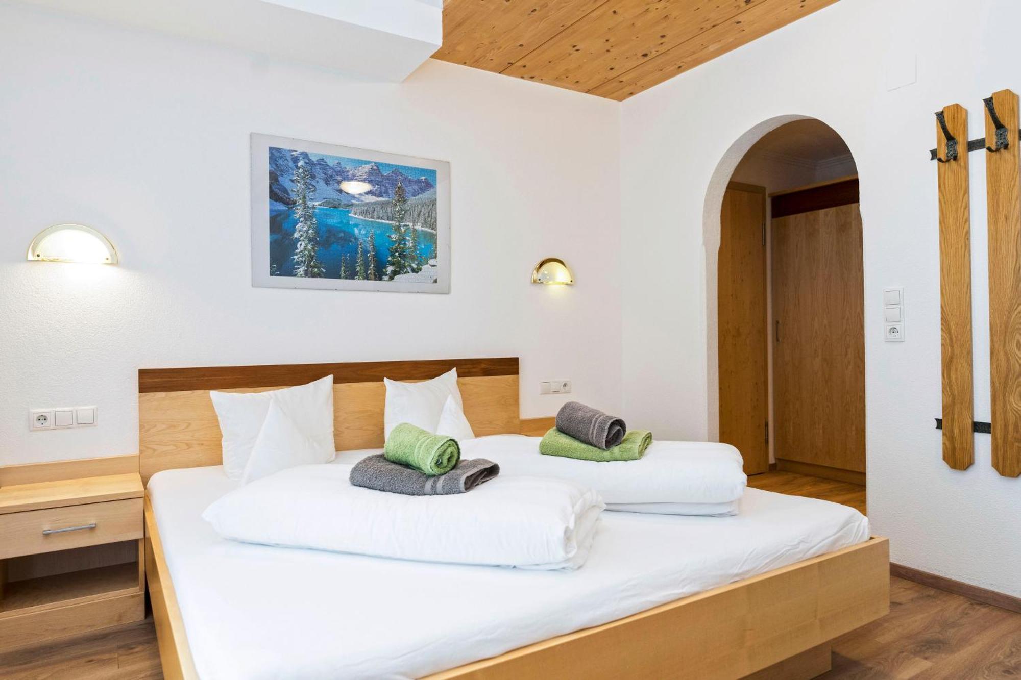 Hotel Garni Siegele - Inklusive Silvretta-Card Premium 이스크글 외부 사진