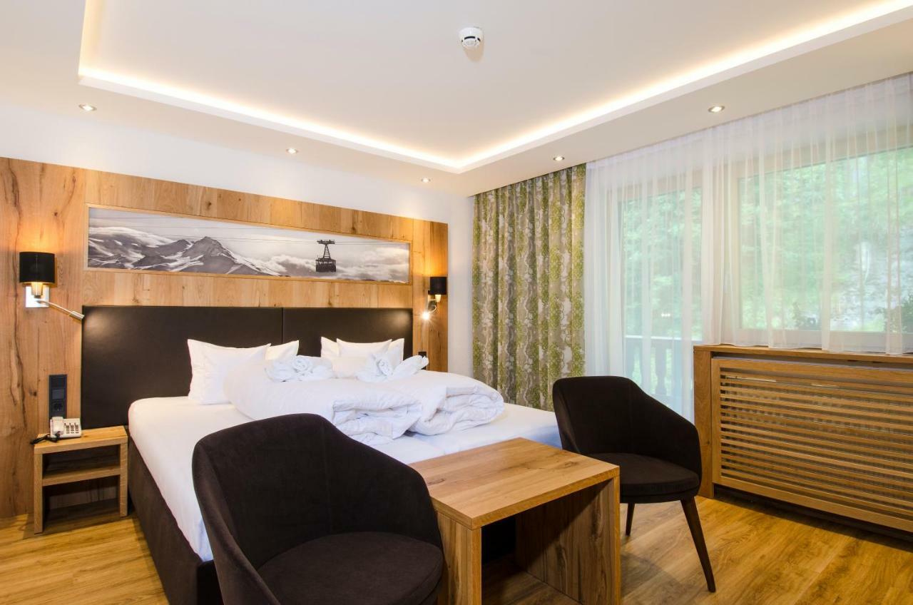 Hotel Garni Siegele - Inklusive Silvretta-Card Premium 이스크글 외부 사진