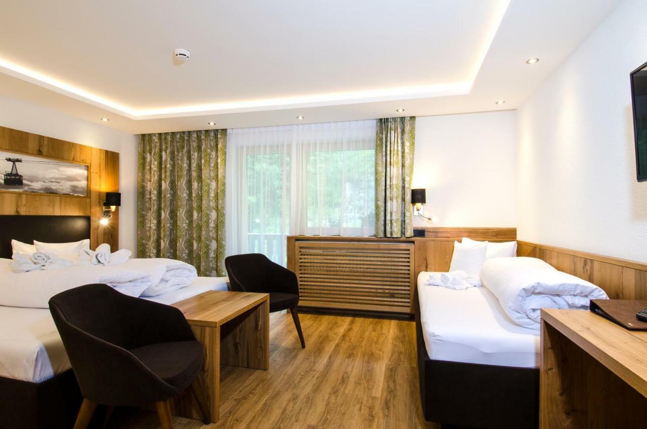 Hotel Garni Siegele - Inklusive Silvretta-Card Premium 이스크글 외부 사진